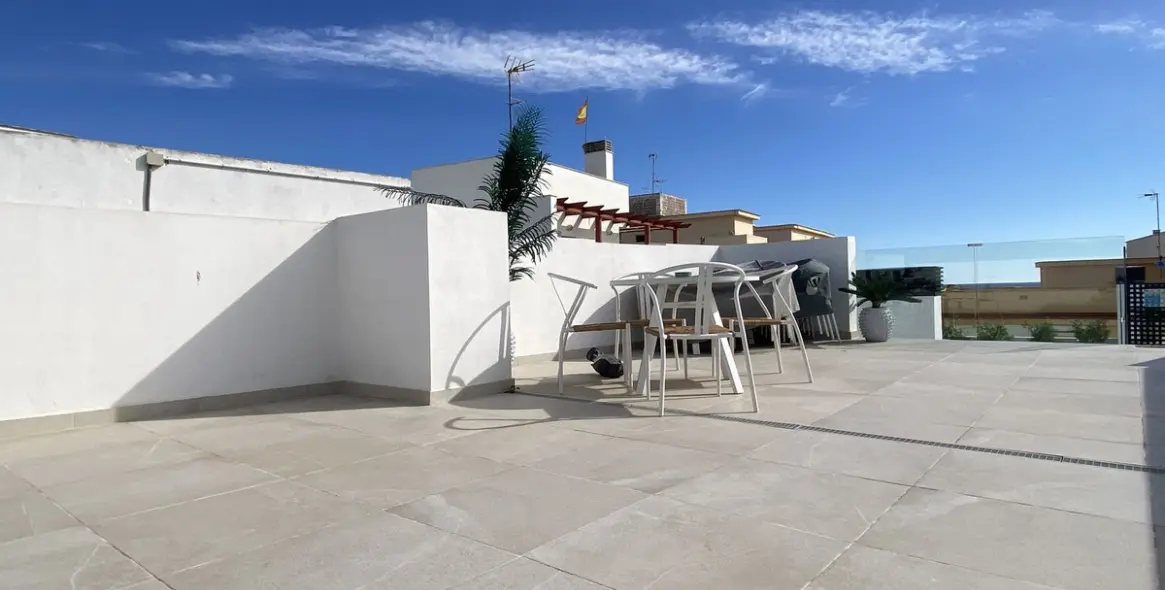 Продажа апартаментов на среднем этаже в Estepona 24