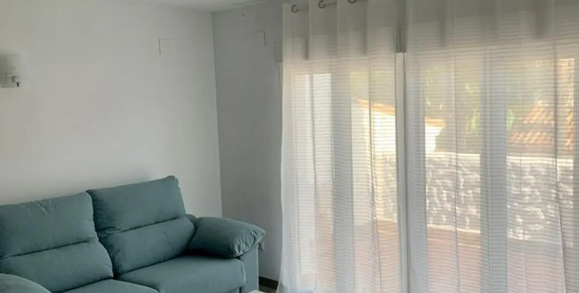 Short-term rent of studio in El Paraiso 7