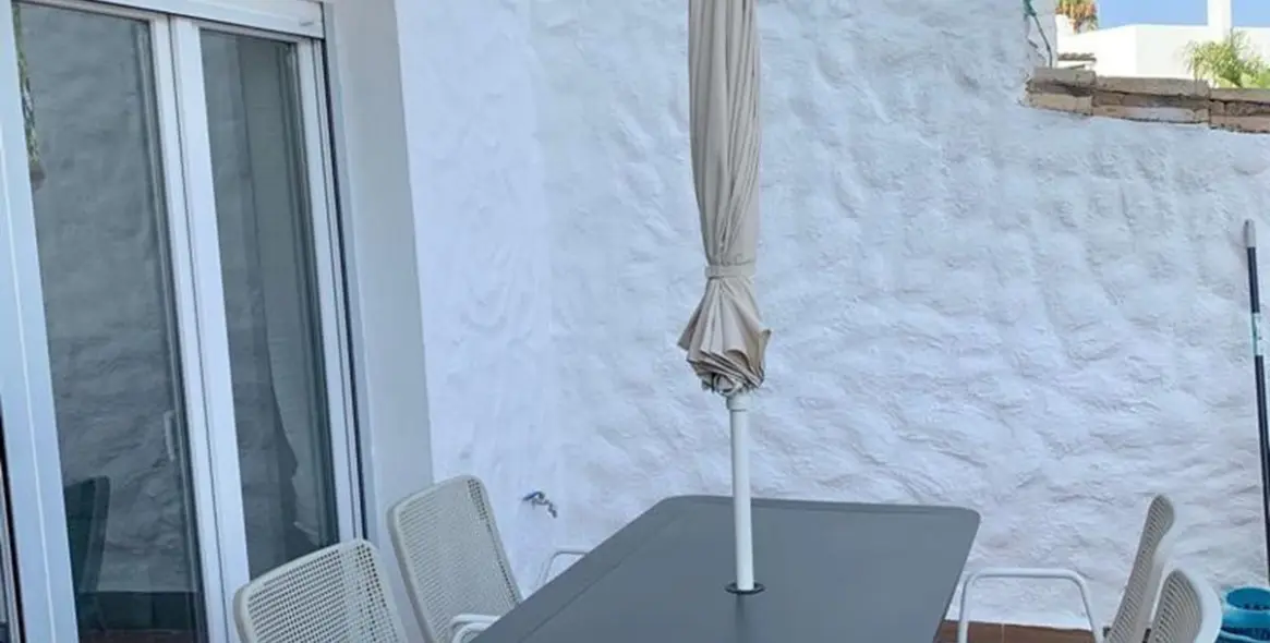 Short-term rent of studio in El Paraiso 8