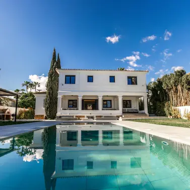 Long-term rent of detached villa in Nueva Andalucía