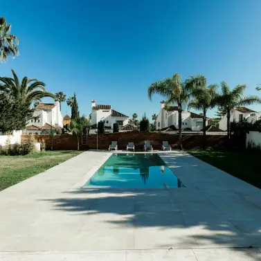 Long-term rent of detached villa in Nueva Andalucía