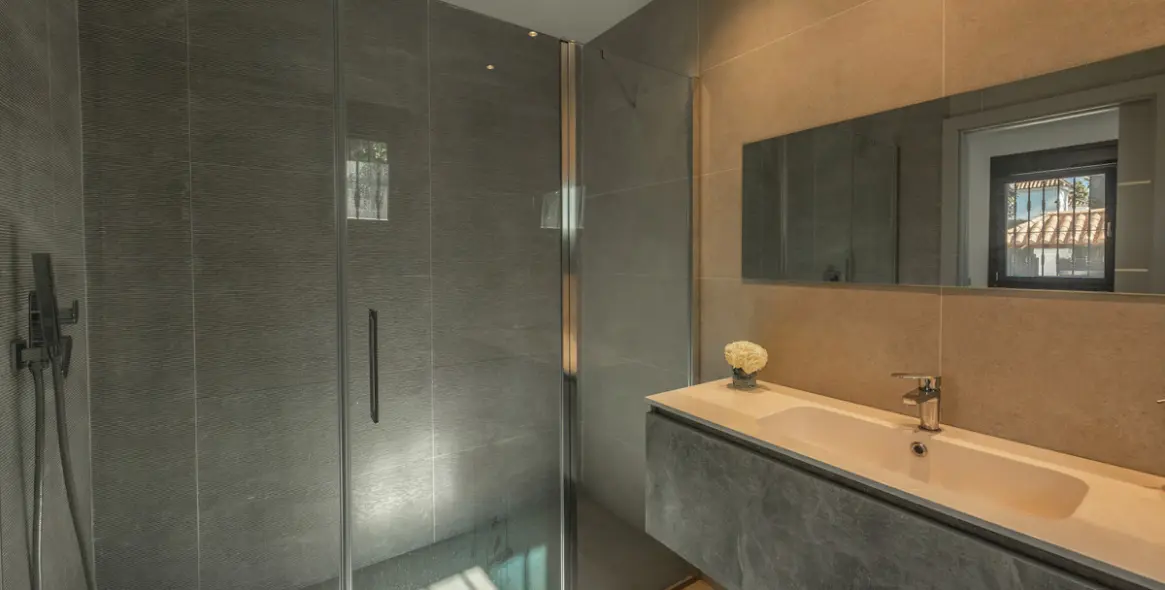 Долгосрочная аренда  отдельно стоящей виллы в Nueva Andalucía 30