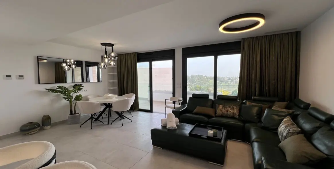 Sale of middle floor apartment in Atalaya 3