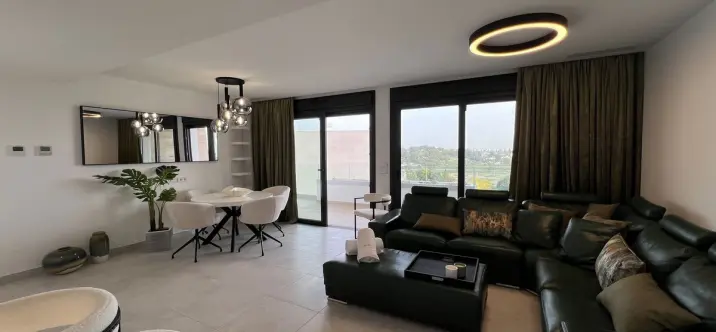 Venta de apartamento en planta media en Atalaya 2