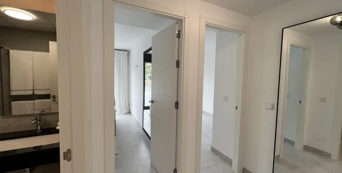 Sale of middle floor apartment in Atalaya 8