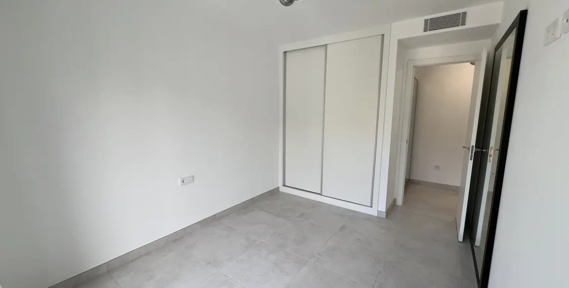 Sale of middle floor apartment in Atalaya 12