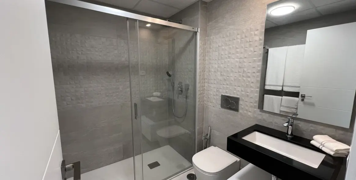 Sale of middle floor apartment in Atalaya 9