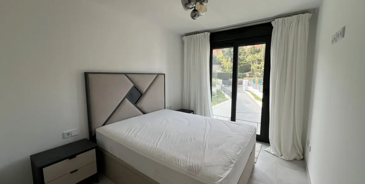 Sale of middle floor apartment in Atalaya 10