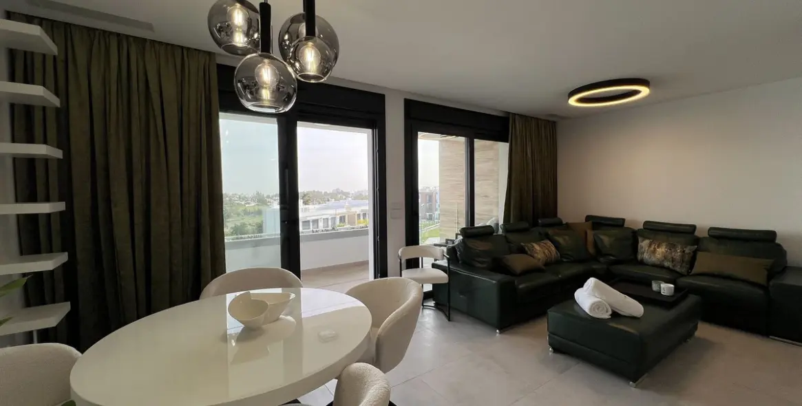 Sale of middle floor apartment in Atalaya 16