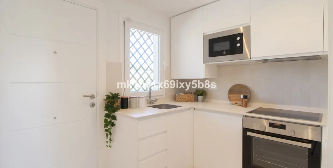 Sale of middle floor apartment in Artola 2