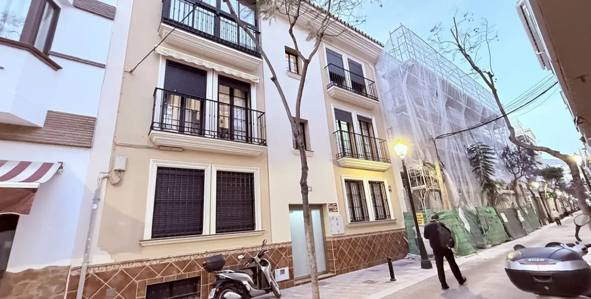 Продажа апартаментов на среднем этаже в Los Boliches 1