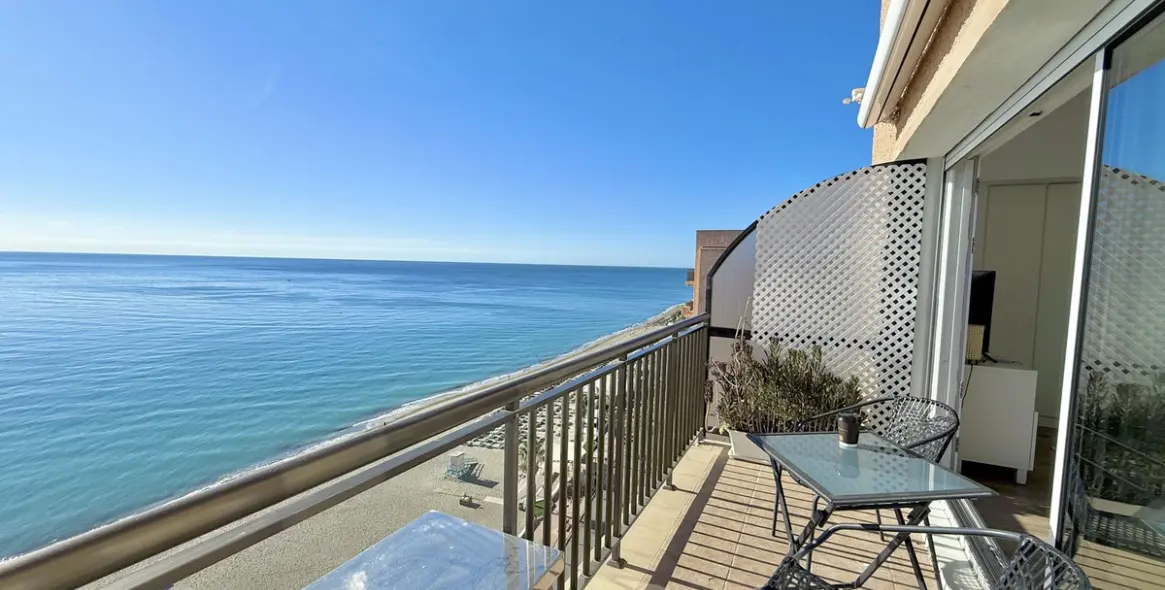 Sale of penthouse in Fuengirola 2