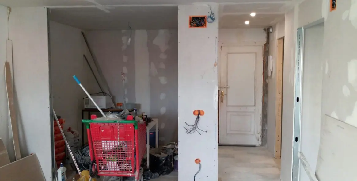 Sale of middle floor apartment in Puerto Banús 3