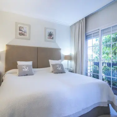 Продажа апартаментов на среднем этаже в Nueva Andalucía