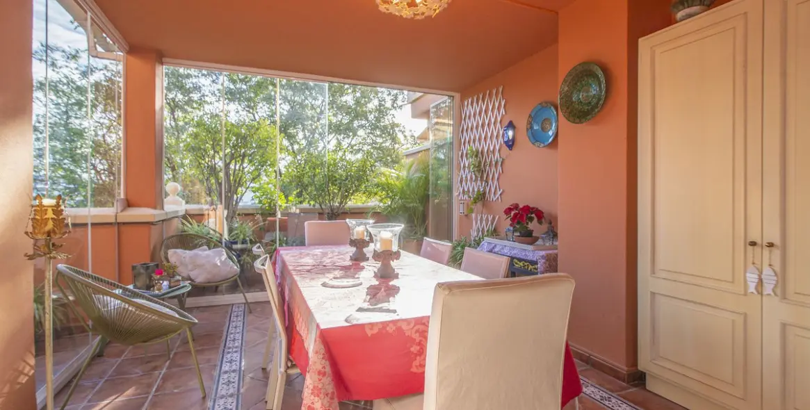 Продажа апартаментов на среднем этаже в Nueva Andalucía 15