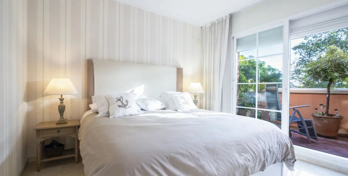 Продажа апартаментов на среднем этаже в Nueva Andalucía 19