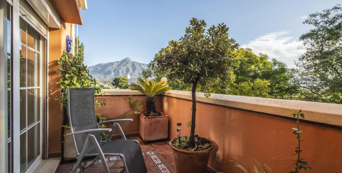 Продажа апартаментов на среднем этаже в Nueva Andalucía 23