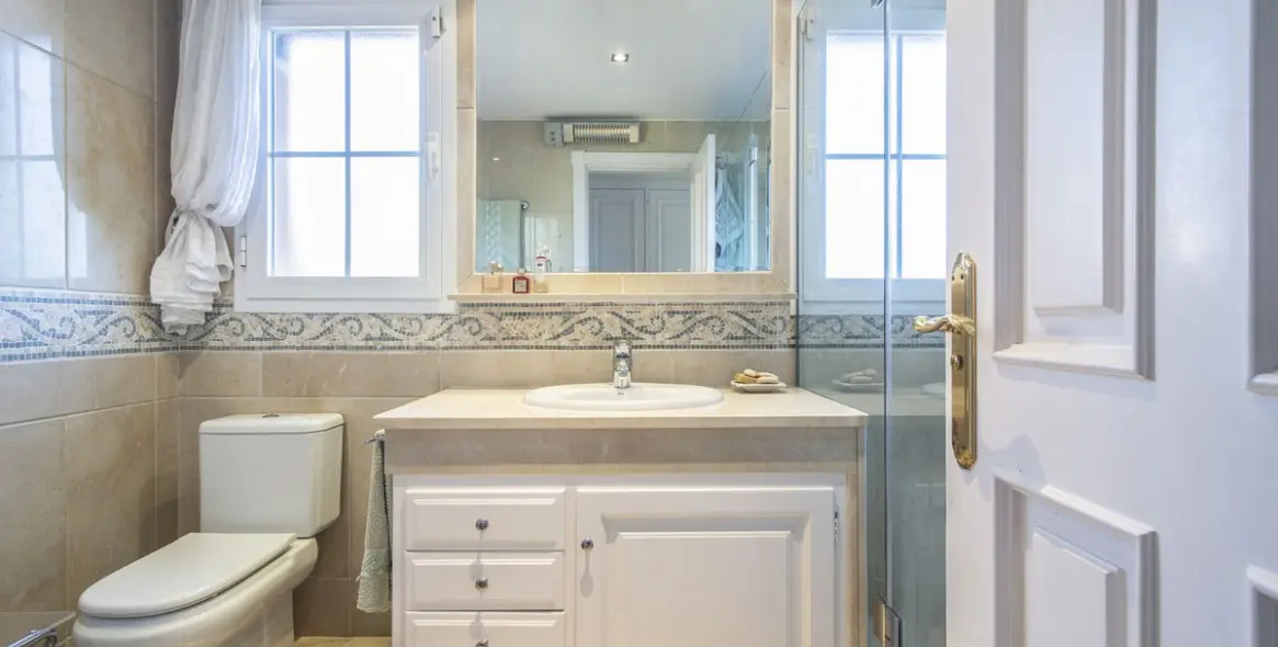 Продажа апартаментов на среднем этаже в Nueva Andalucía 24