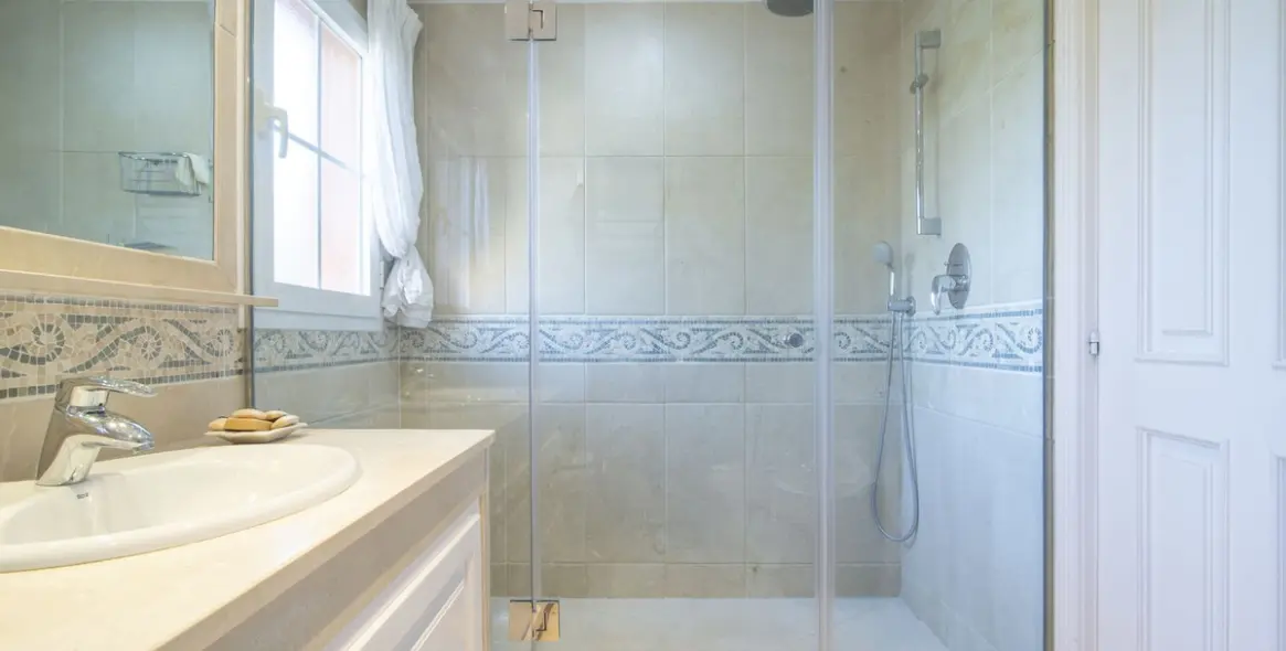 Продажа апартаментов на среднем этаже в Nueva Andalucía 25