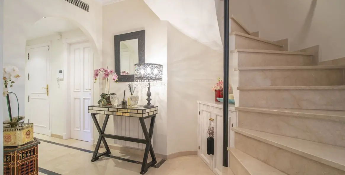 Продажа апартаментов на среднем этаже в Nueva Andalucía 27