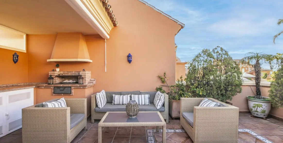 Продажа апартаментов на среднем этаже в Nueva Andalucía 28