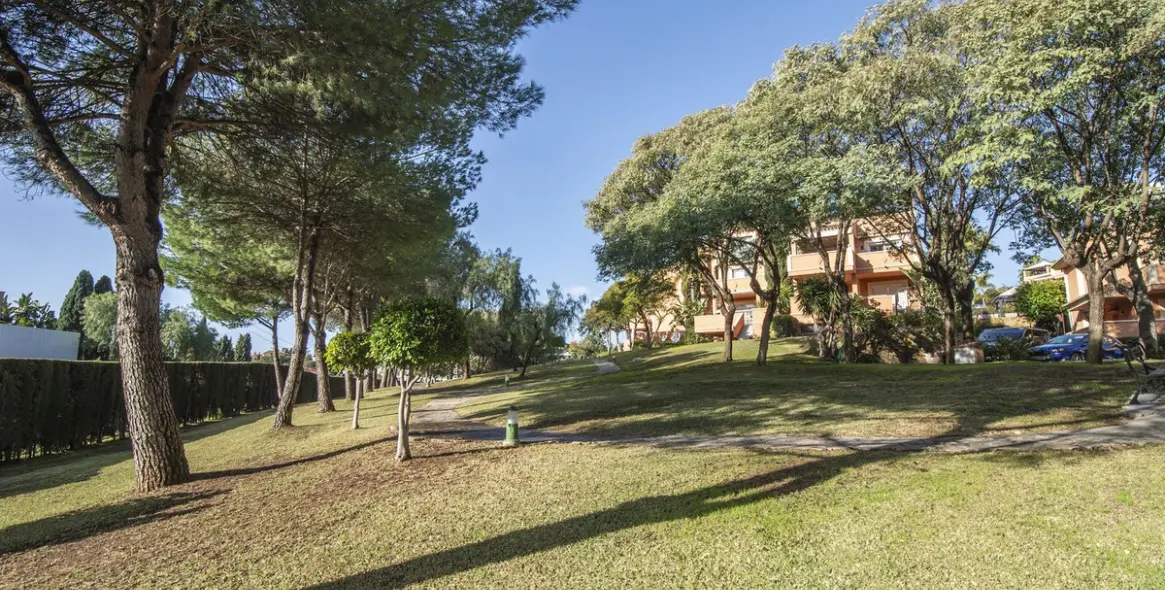 Продажа апартаментов на среднем этаже в Nueva Andalucía 37