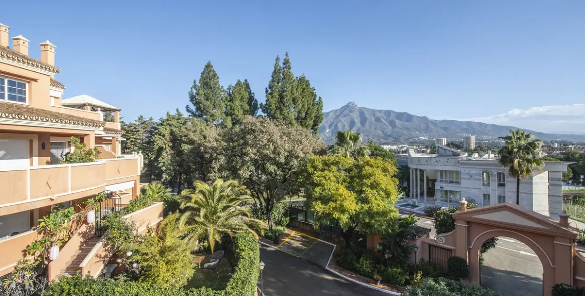 Продажа апартаментов на среднем этаже в Nueva Andalucía 39