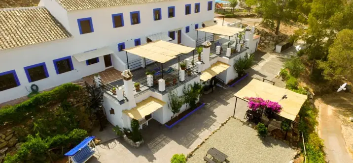 Venta de hotel en Guaro 1