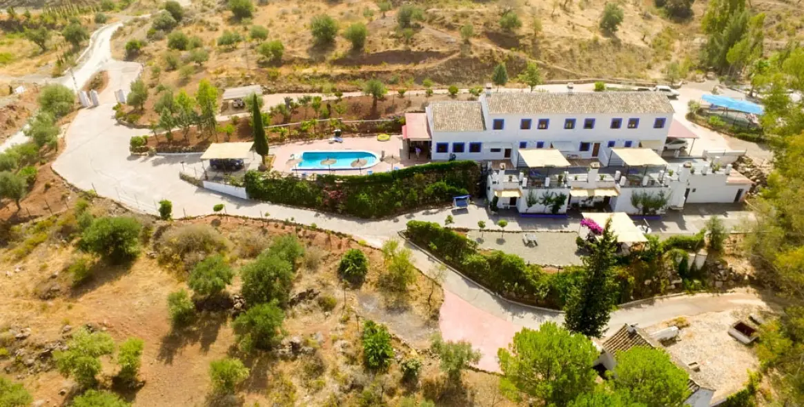 Продажа отеля в Guaro 5