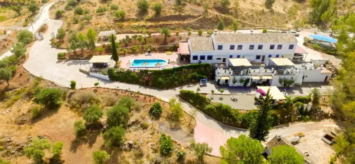 Venta de hotel en Guaro 4