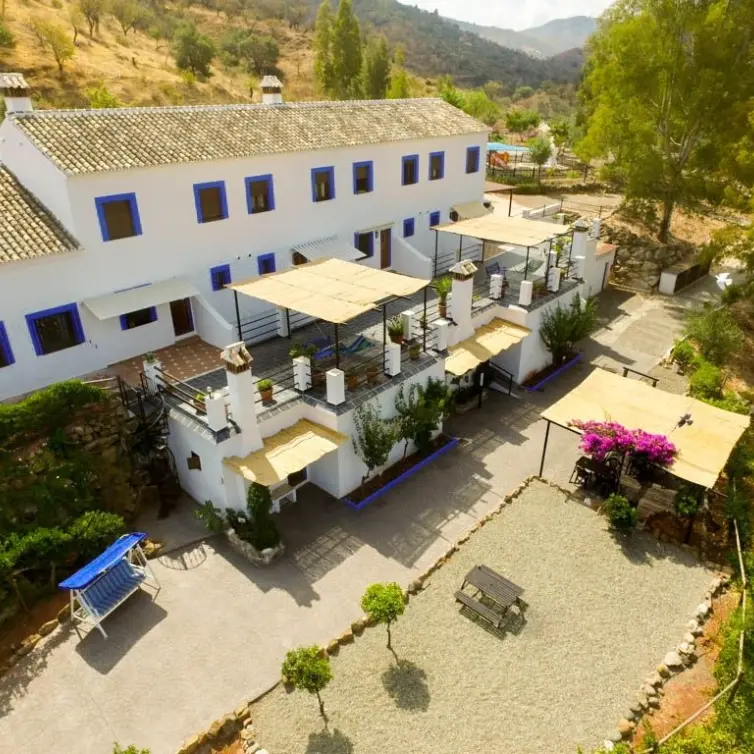 Sale of hotel in Guaro