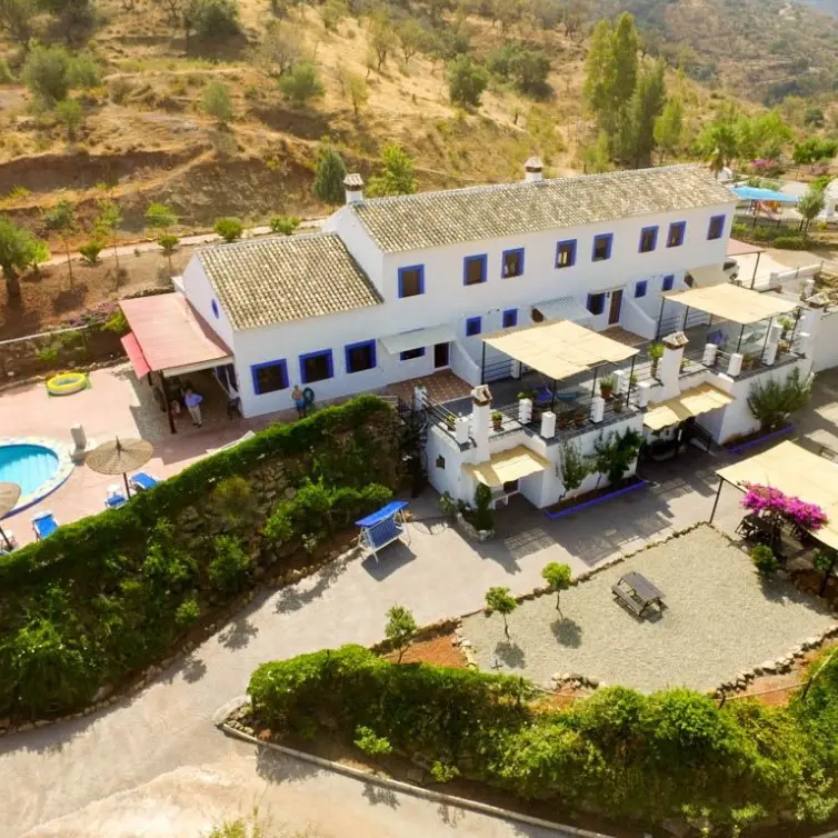 Sale of hotel in Guaro