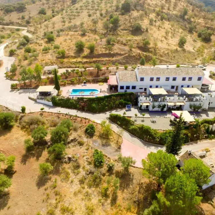 Sale of hotel in Guaro