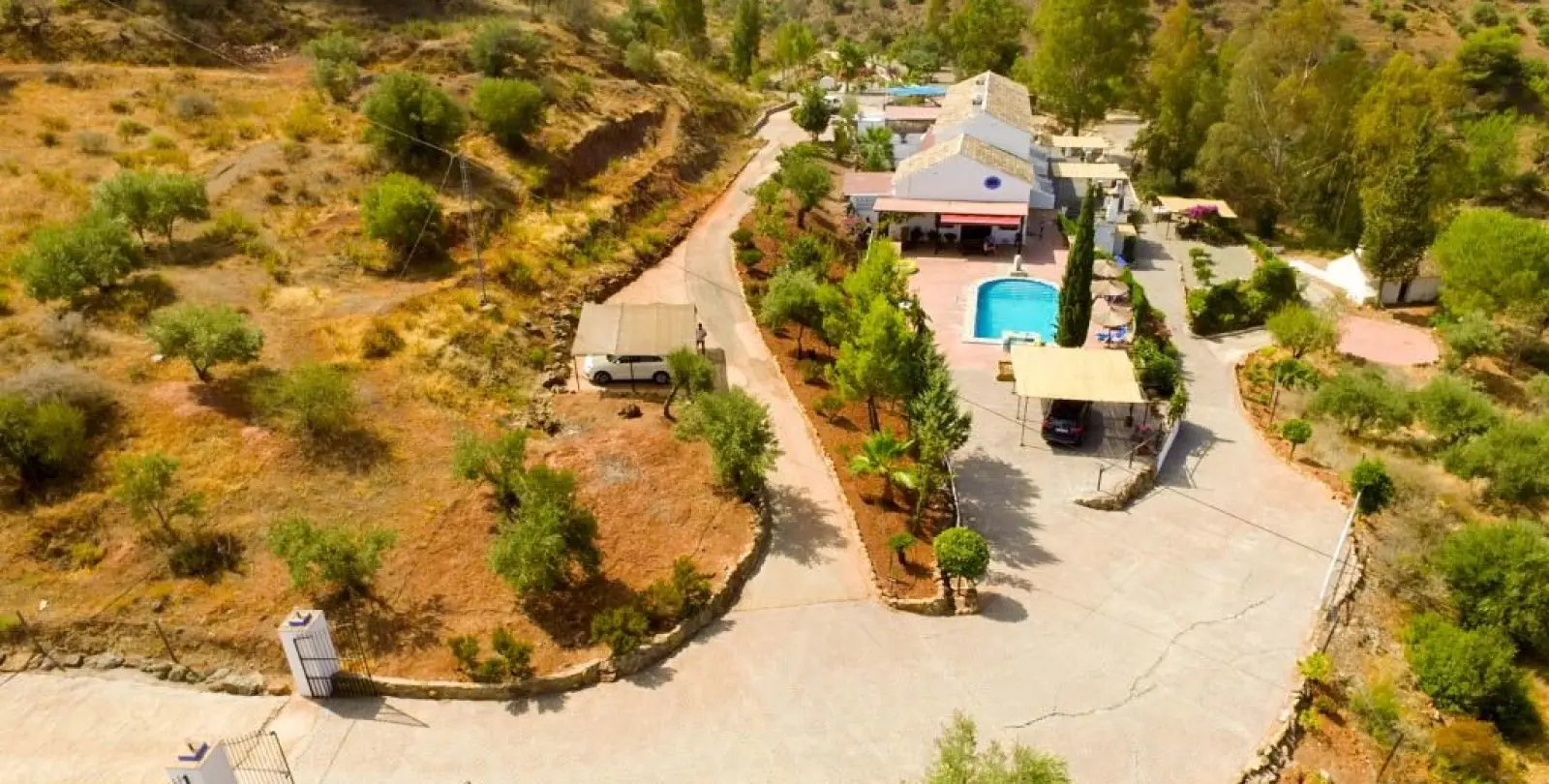 Sale of hotel in Guaro 6