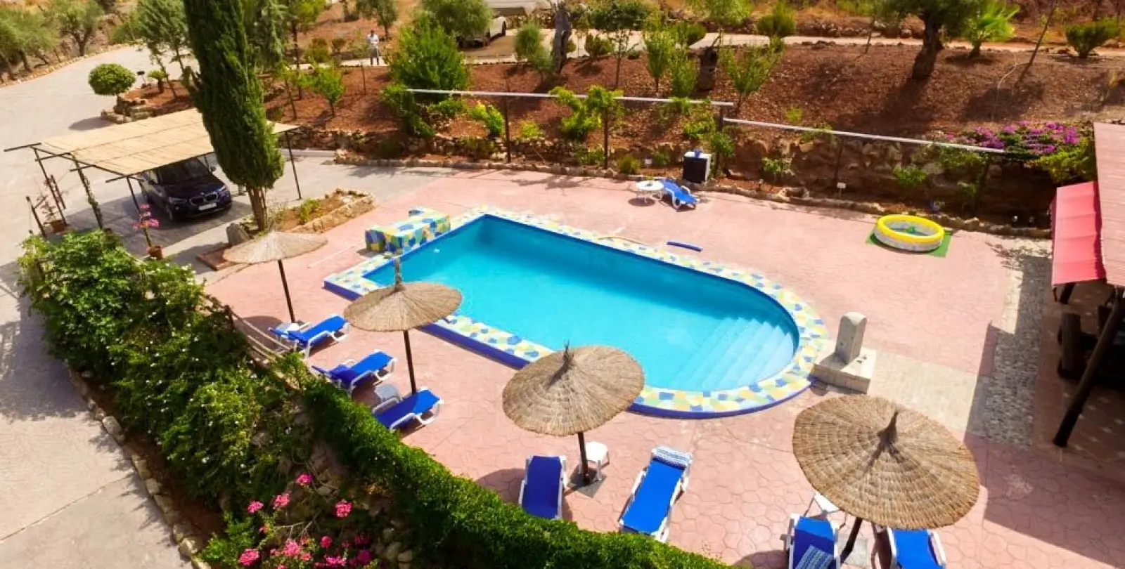 Sale of hotel in Guaro 7