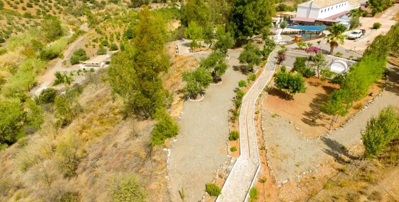 Sale of hotel in Guaro 11