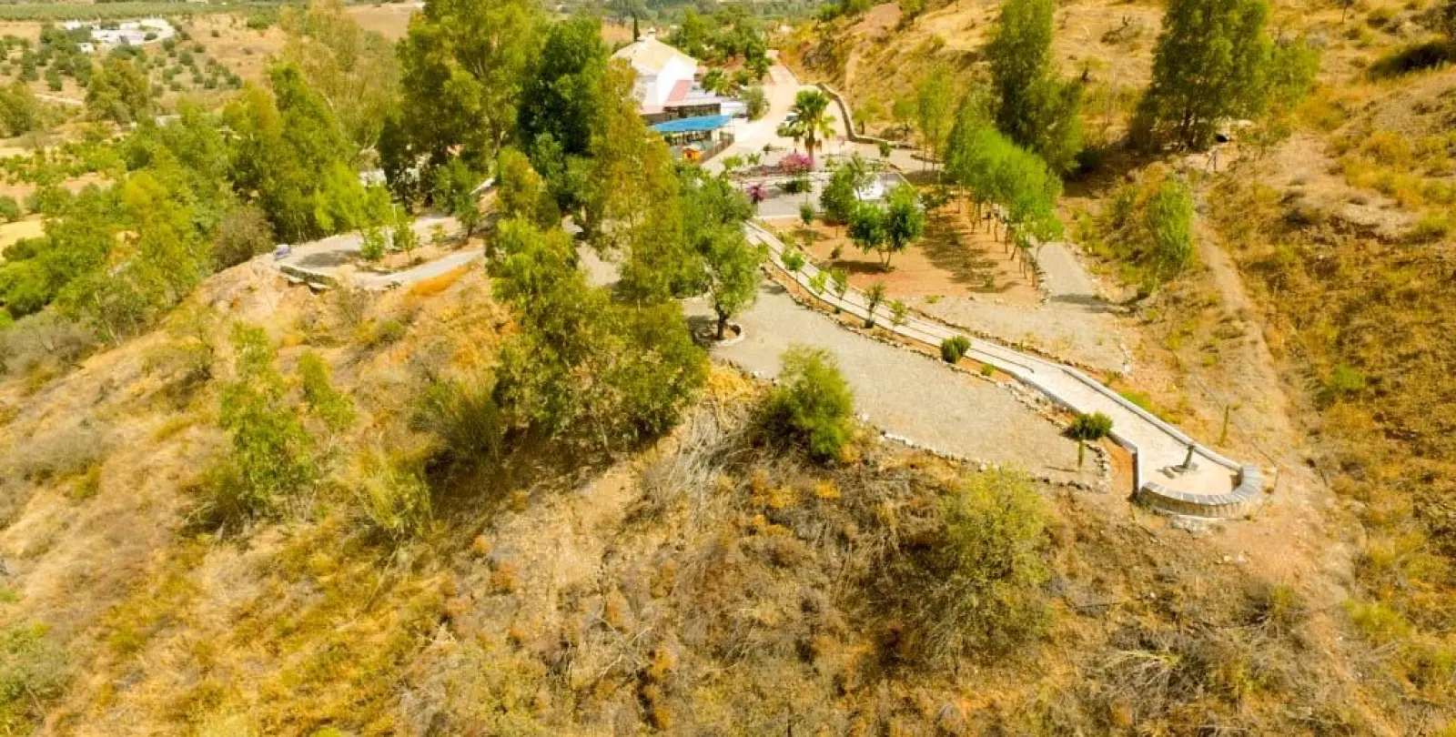 Sale of hotel in Guaro 12