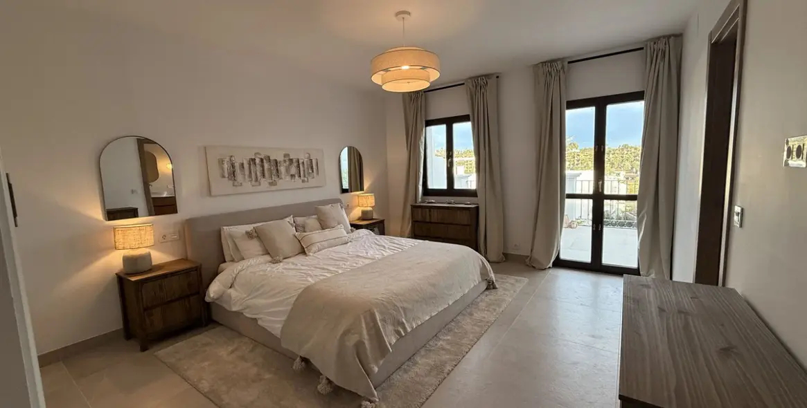 Продажа таунхауса в Estepona 12