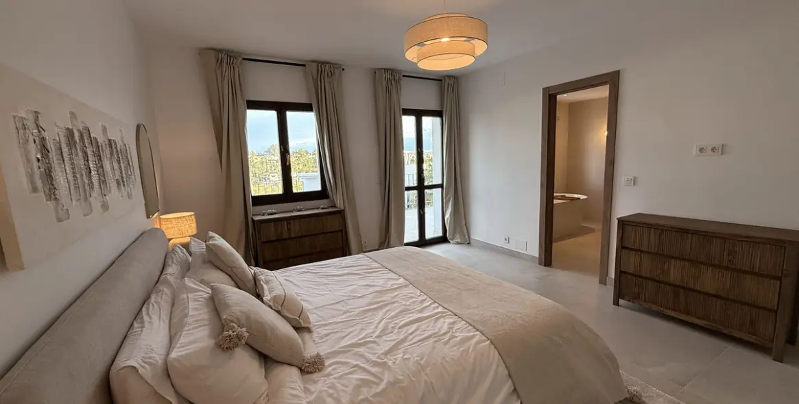 Продажа таунхауса в Estepona 13