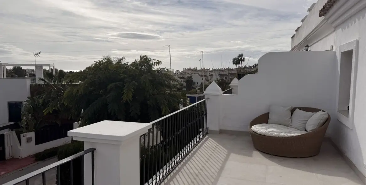 Продажа таунхауса в Estepona 15