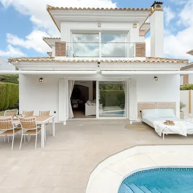 Venta de villa independiente en La Cala Golf