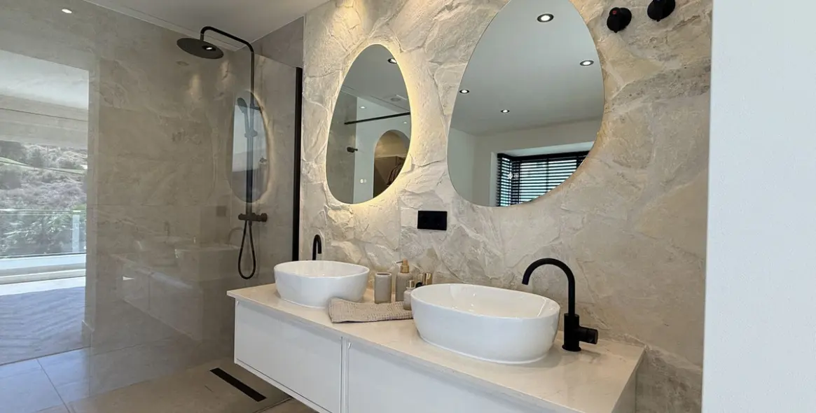 Sale of detached villa in La Cala Golf 35