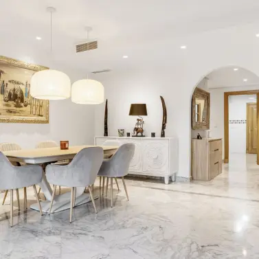 Venta de apartamento en planta baja en The Golden Mile