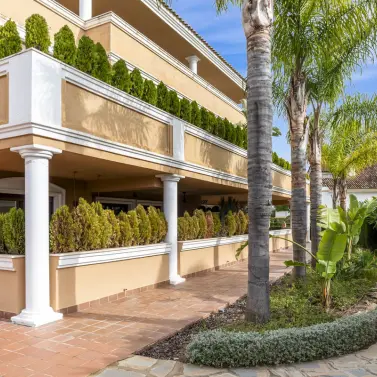 Venta de apartamento en planta baja en The Golden Mile