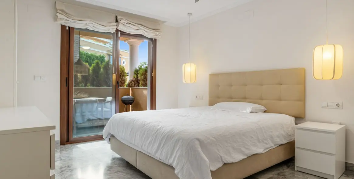 Venta de apartamento en planta baja en The Golden Mile 16