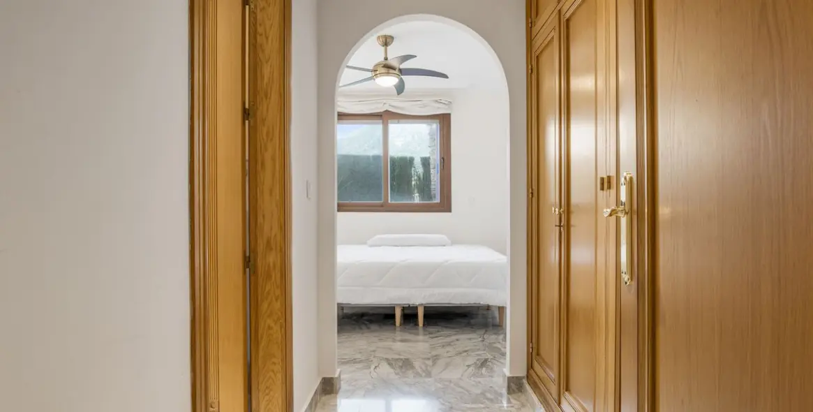 Venta de apartamento en planta baja en The Golden Mile 20