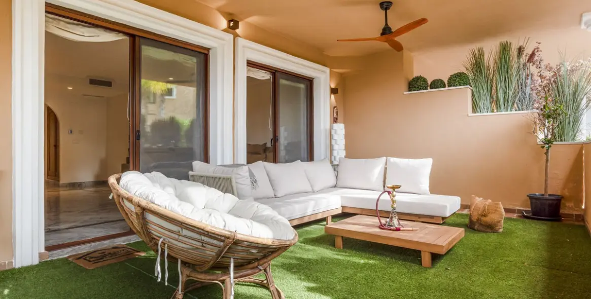 Sale of ground floor apartment in The Golden Mile 9