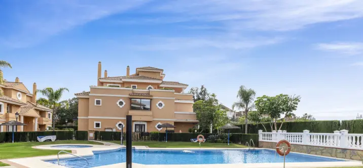 Продажа апартаментов на первом этаже в The Golden Mile 0