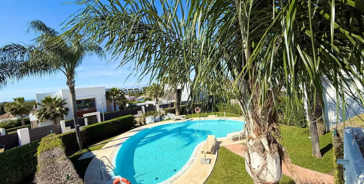 Venta de adosado en El Paraiso 1