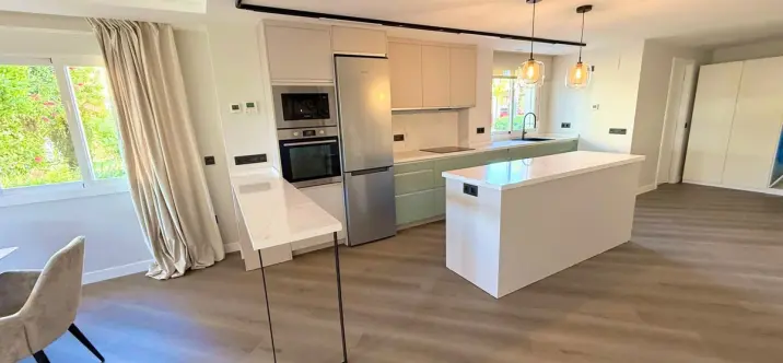 Venta de adosado en El Paraiso 2